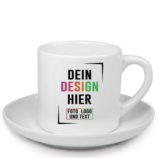Weiße personalisierbare Kaffeetasse mit Unterteller, bedruckt mit Text Dein Design hier